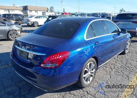 2017 Mercedes-Benz C 300 из США, поврежденный, VIN 55SWF4JB6HU199163